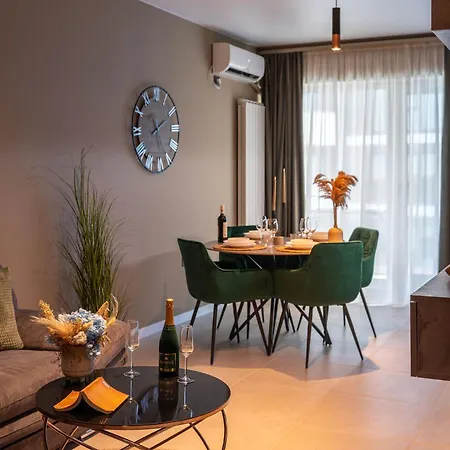 Topaz 96 In Odyssey Spa&pool-parking *