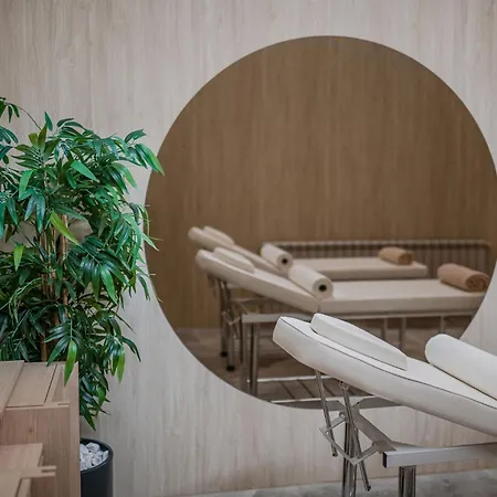 Topaz 96 In Odyssey Spa&pool-parking