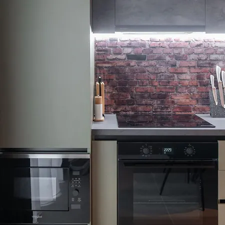 Topaz 96 In Odyssey Spa&pool-parking Mamaia